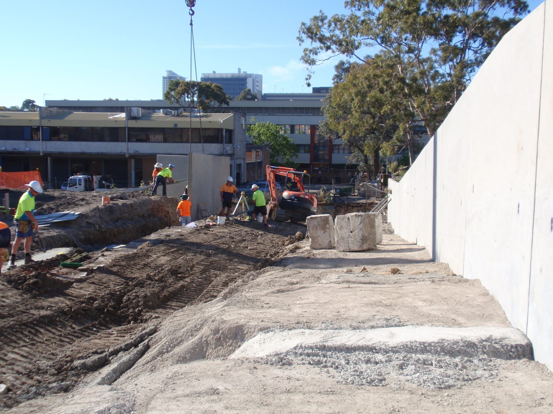 Artamon retaining wall alongside excavation